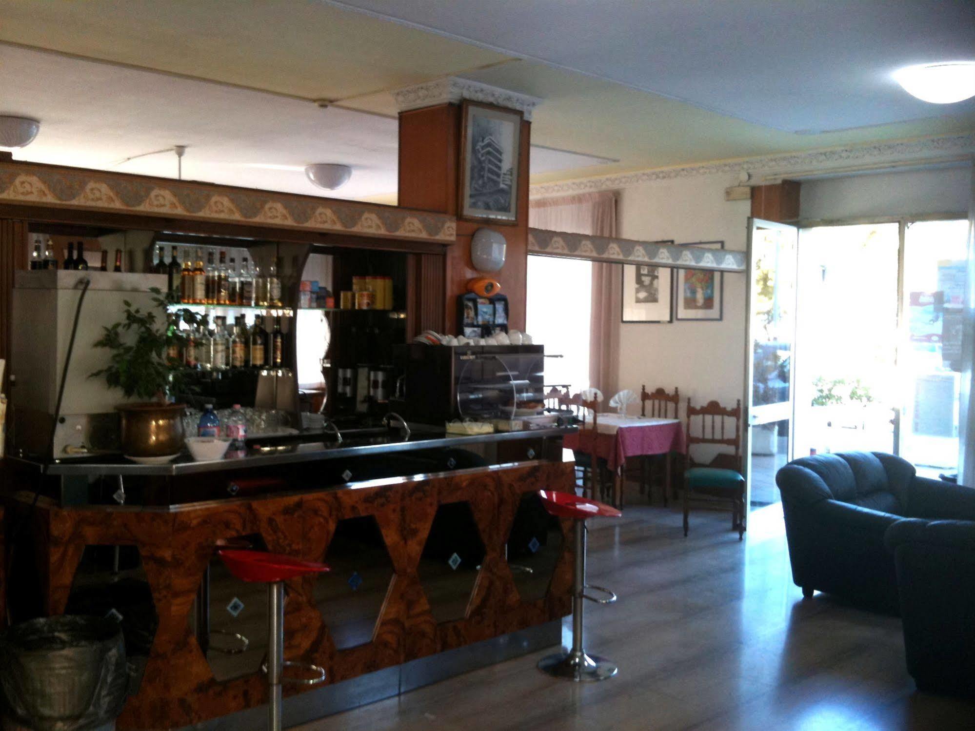 Hotel Holiday Pescara Dış mekan fotoğraf