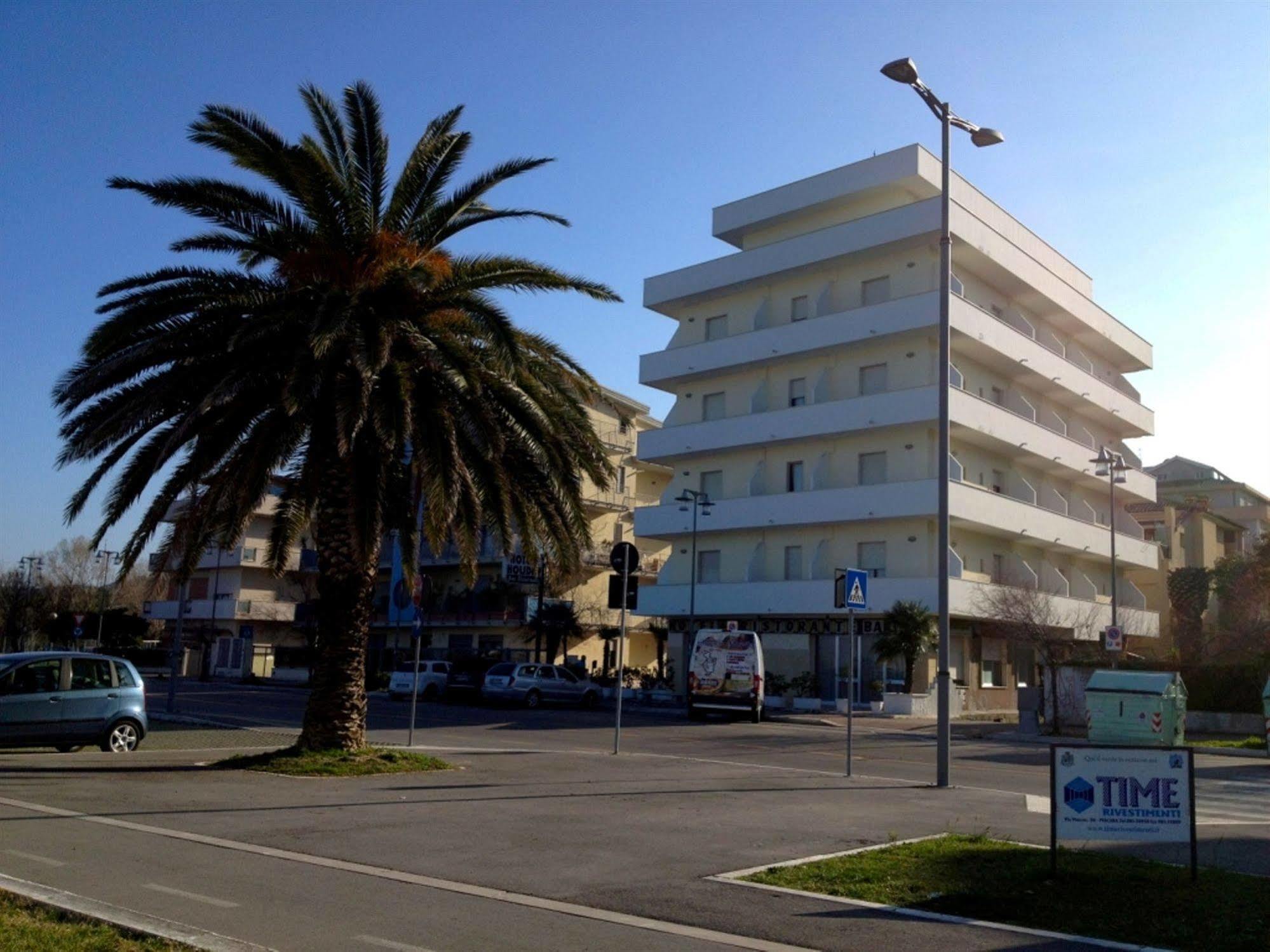 Hotel Holiday Pescara Dış mekan fotoğraf